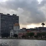 Aconchegante, Otima Localizacao E Vista Para O Mar